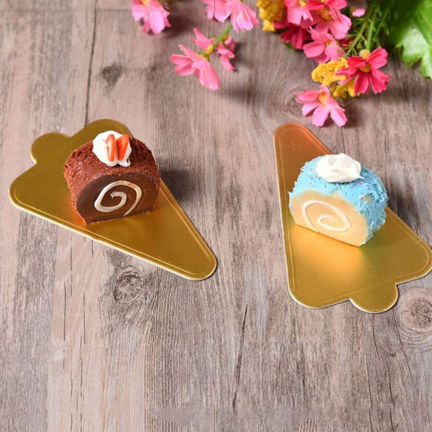 Cake Pastry Board – Triangle Gold (4.5 x 3)